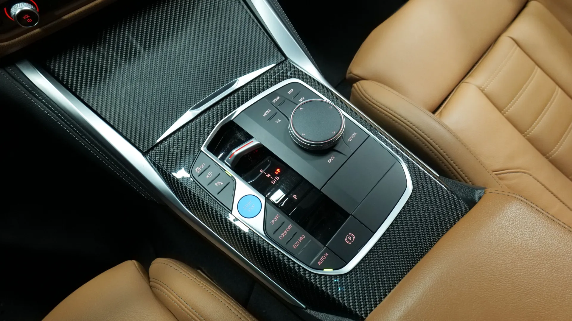 Autokuva 10 - LSM-964