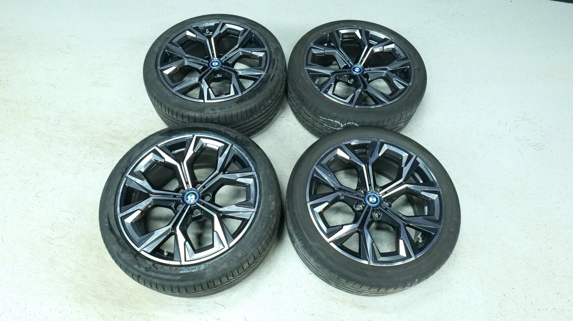 Autokuva 19 - LSM-964