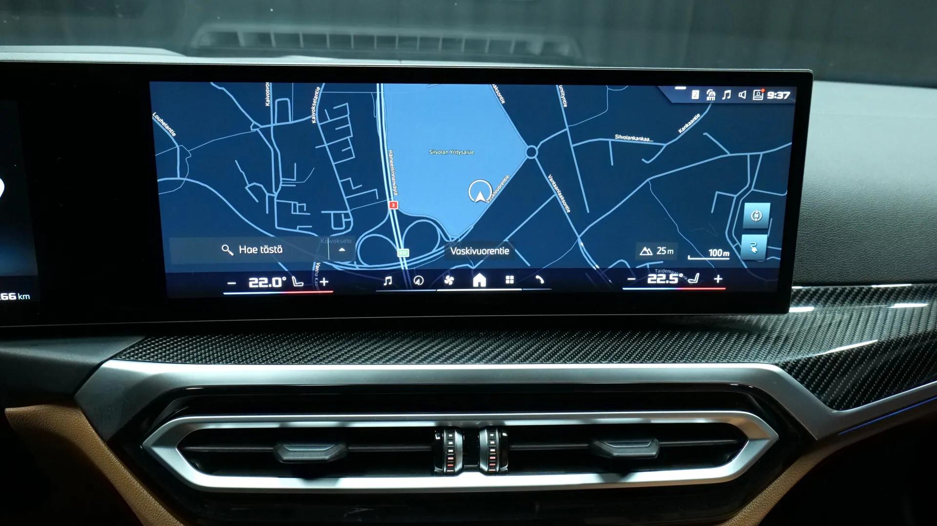 Autokuva 7 - LSM-964