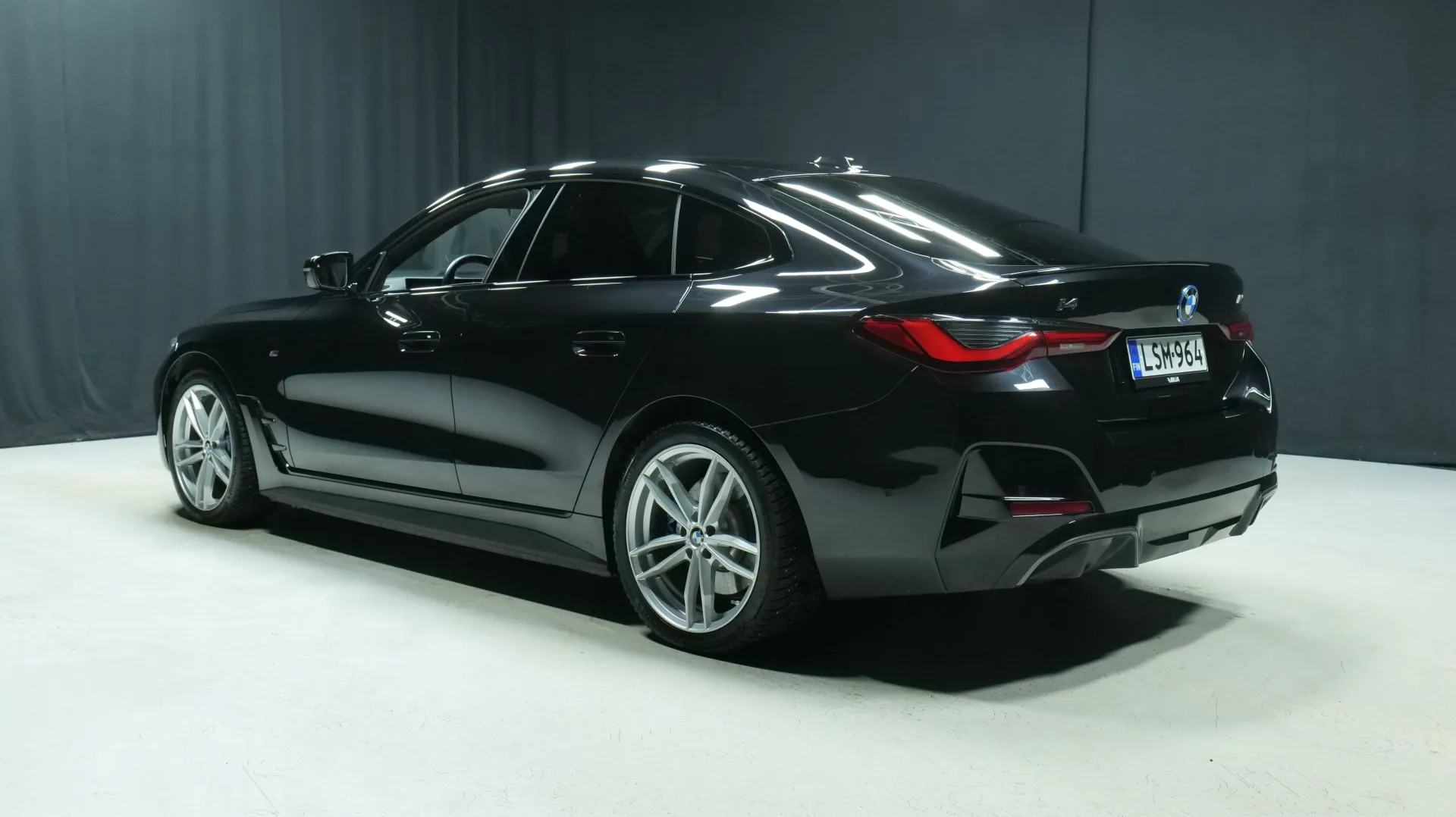 Autokuva 2 - LSM-964