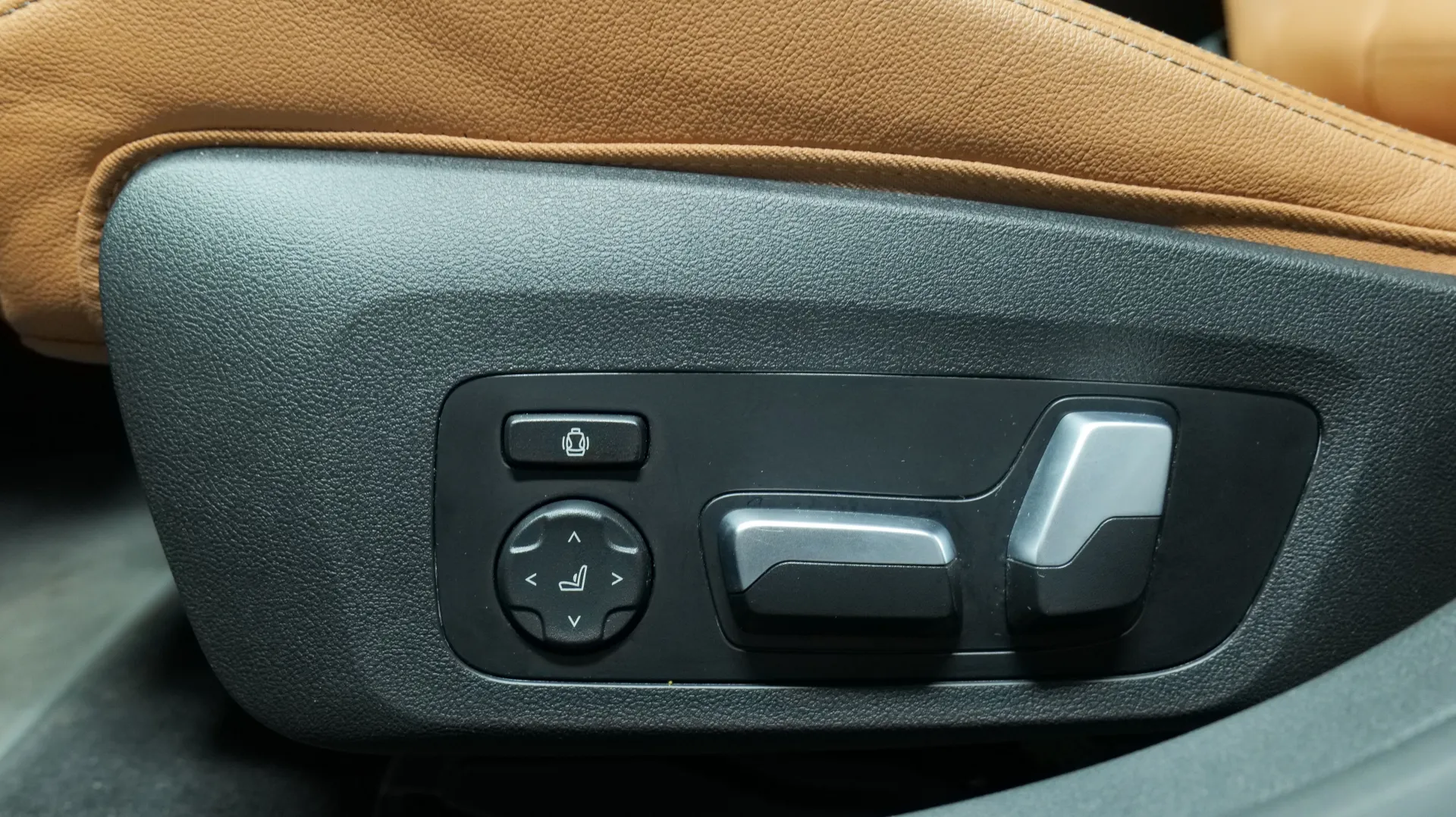 Autokuva 11 - LSM-964