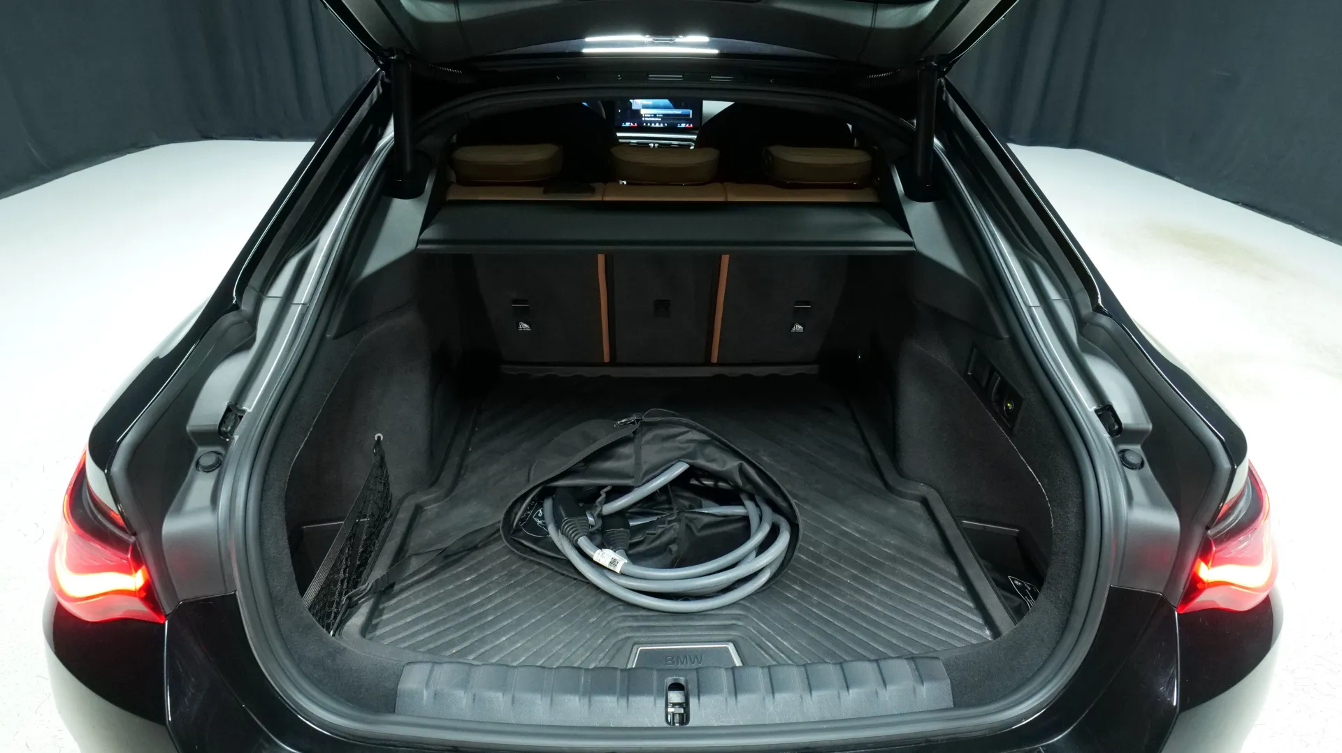 Autokuva 17 - LSM-964