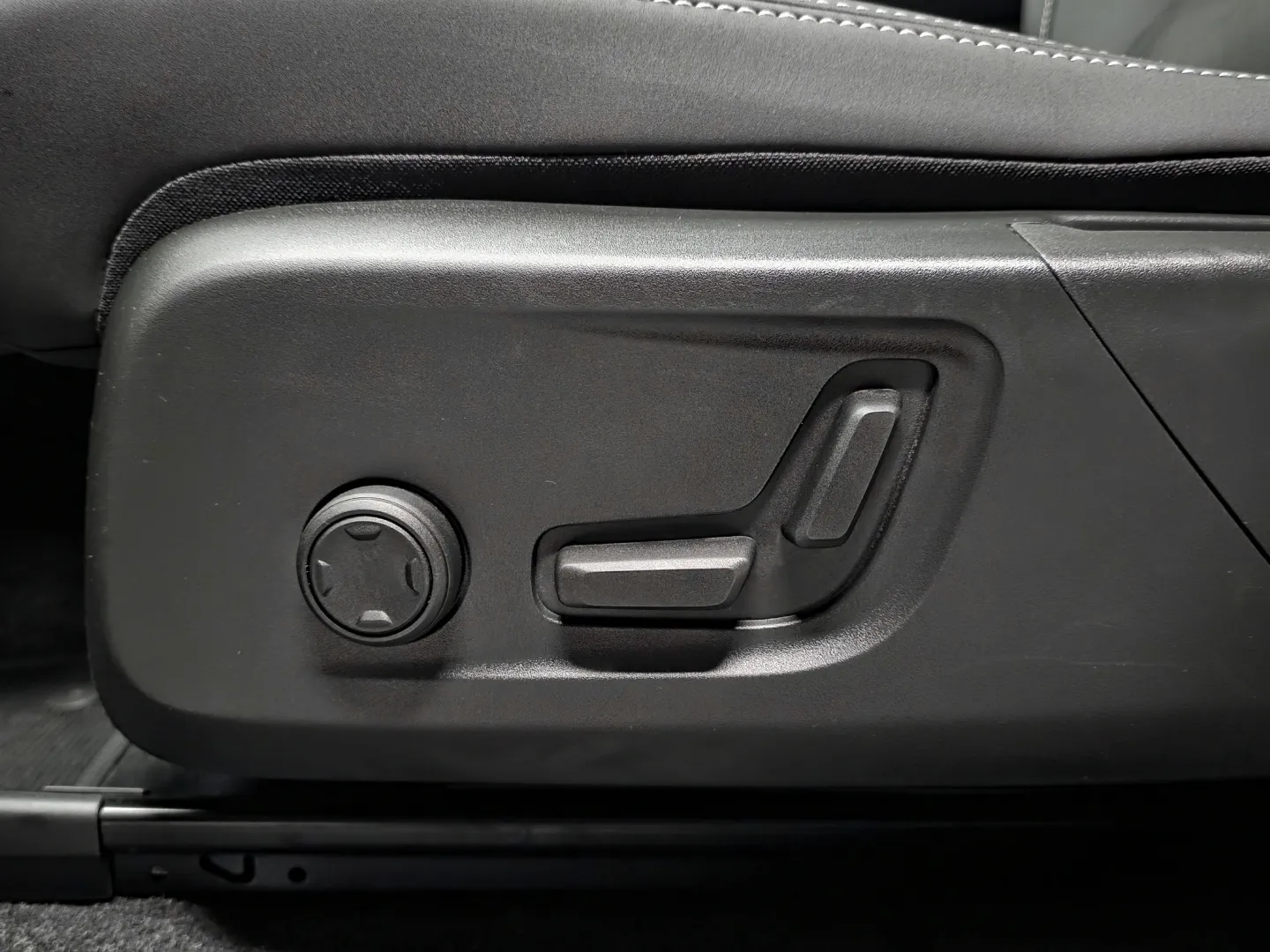 Autokuva 16 - LSP-828