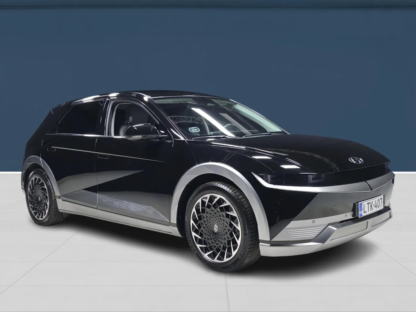 Autokuva 3 - LTK-407