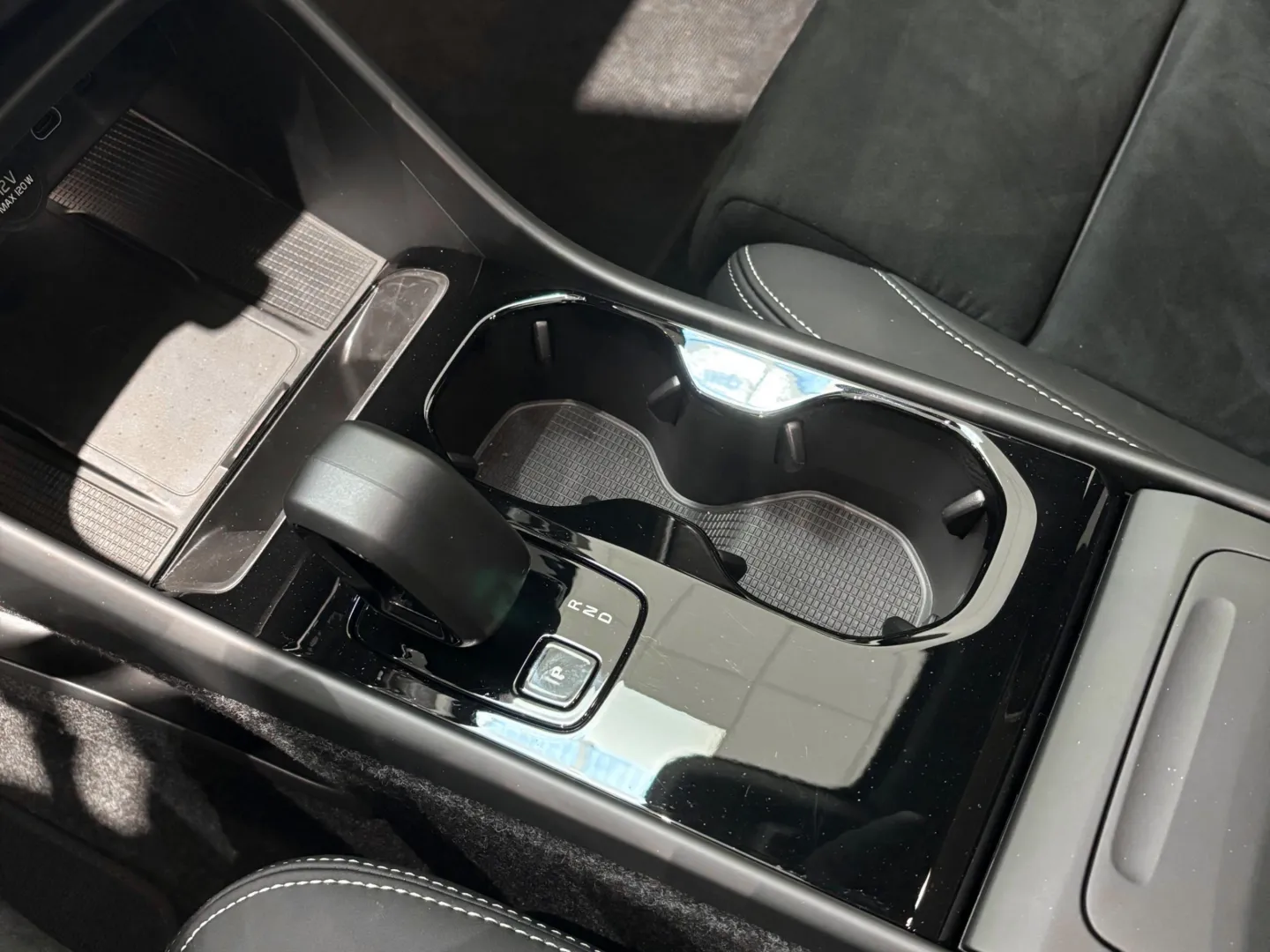 Autokuva 14 - LTL-140