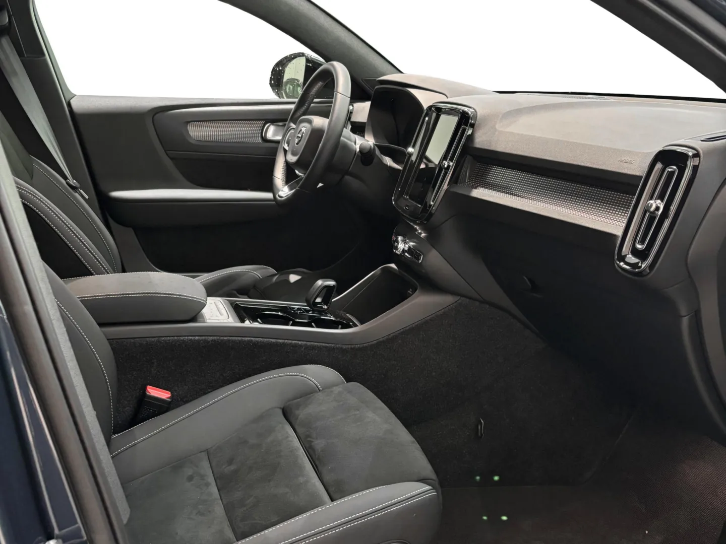 Autokuva 13 - LTL-140