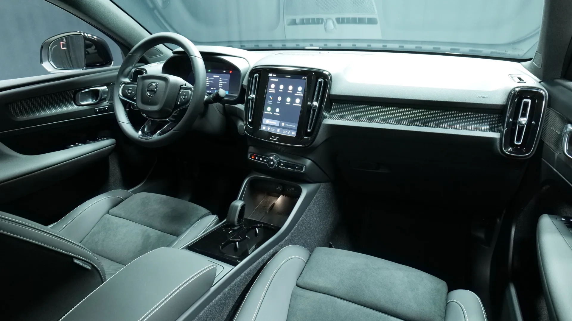 Autokuva 19 - LTL-140