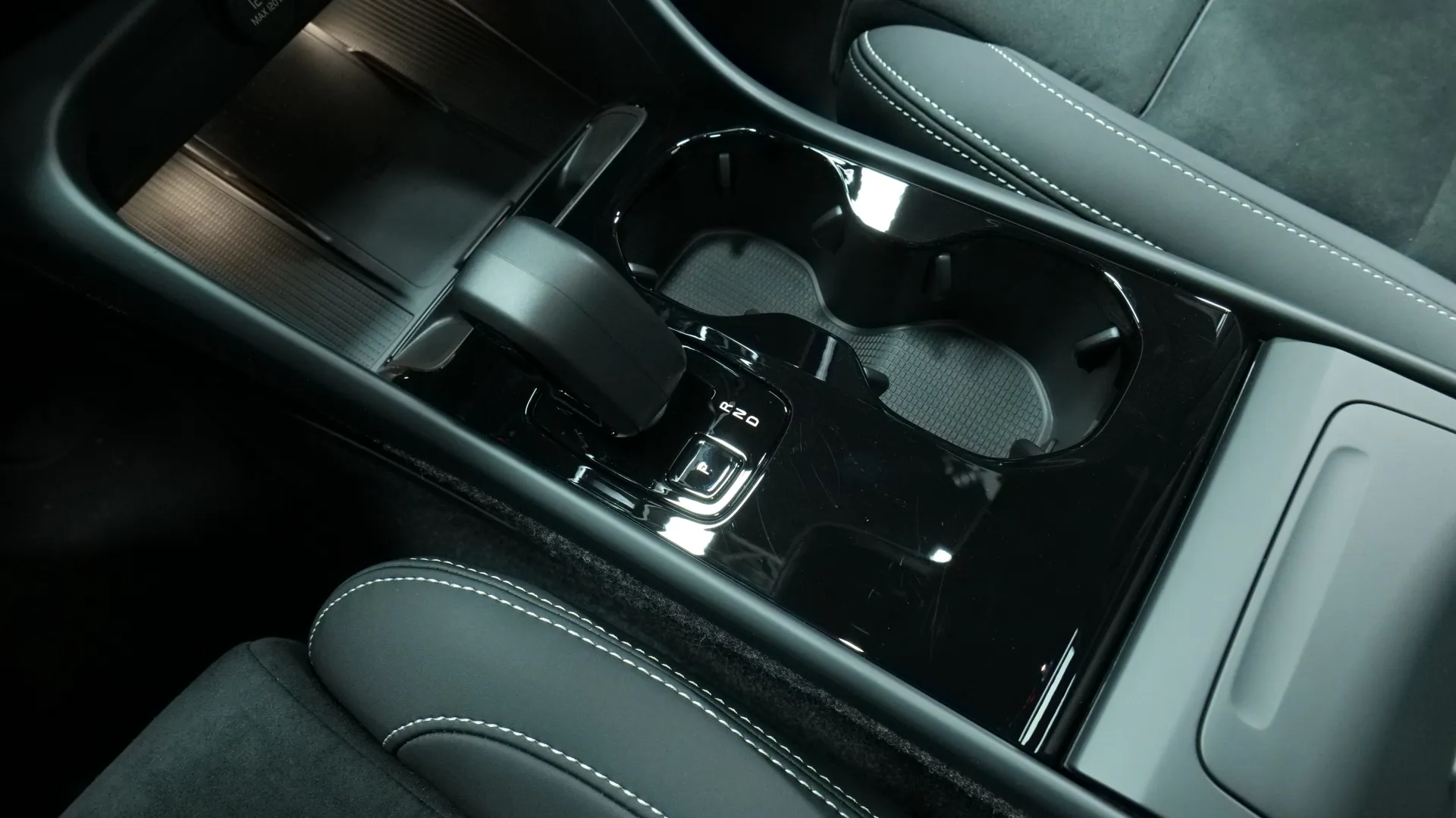 Autokuva 9 - LTL-140