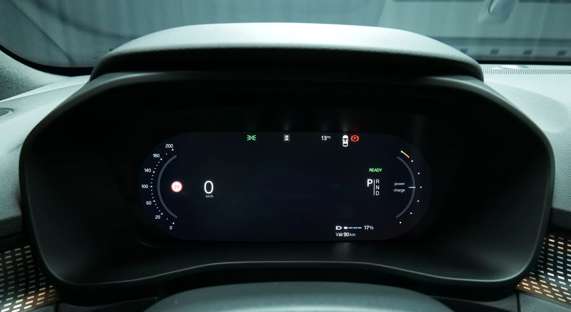 Autokuva 6 - LTL-140