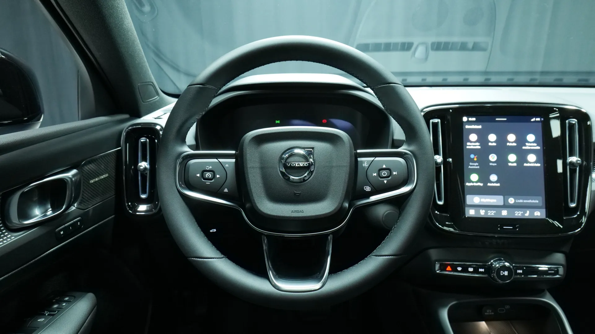 Autokuva 15 - LTL-140