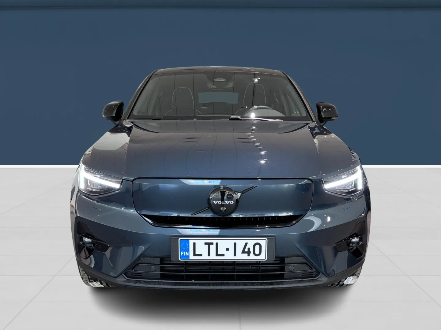 Autokuva 2 - LTL-140