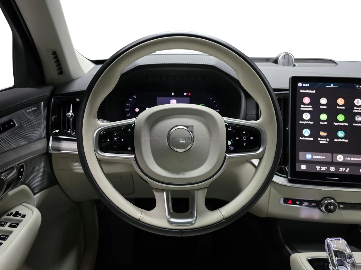 Autokuva 10 - LTM-107
