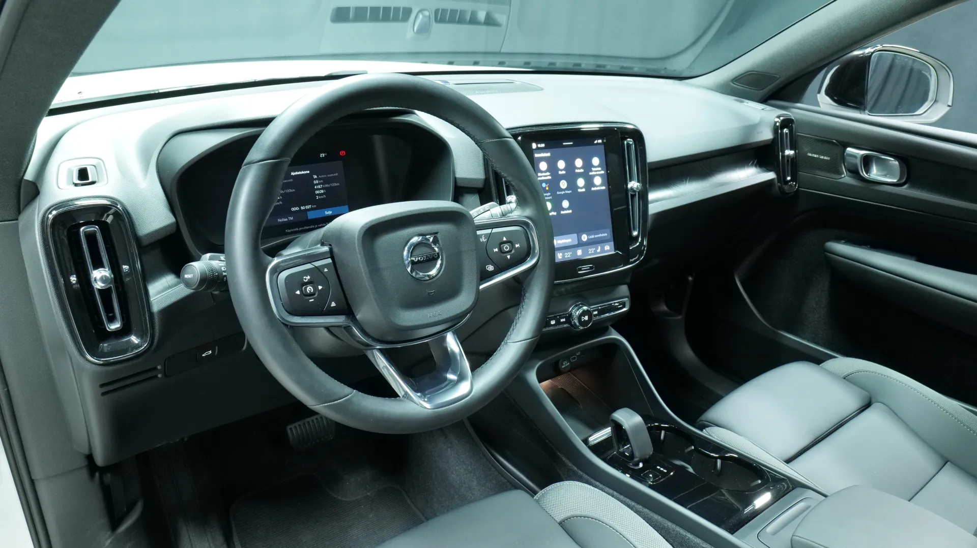 Autokuva 13 - LTM-409