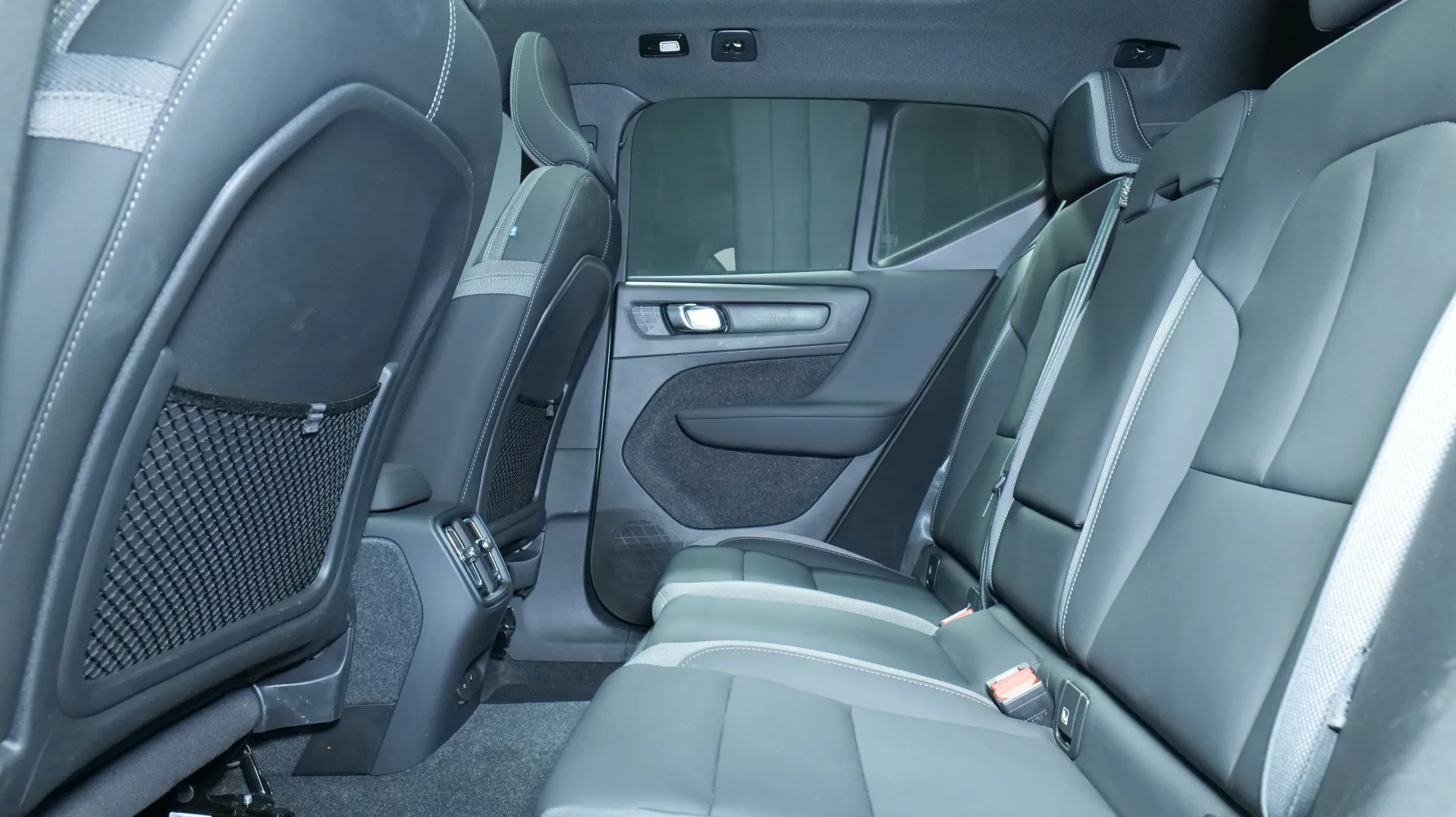 Autokuva 16 - LTM-409