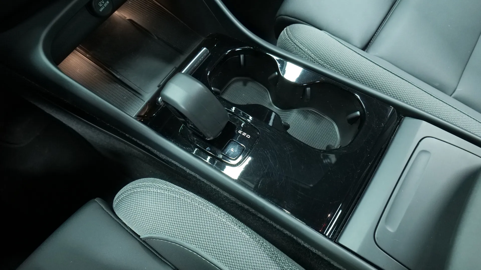 Autokuva 9 - LTM-409