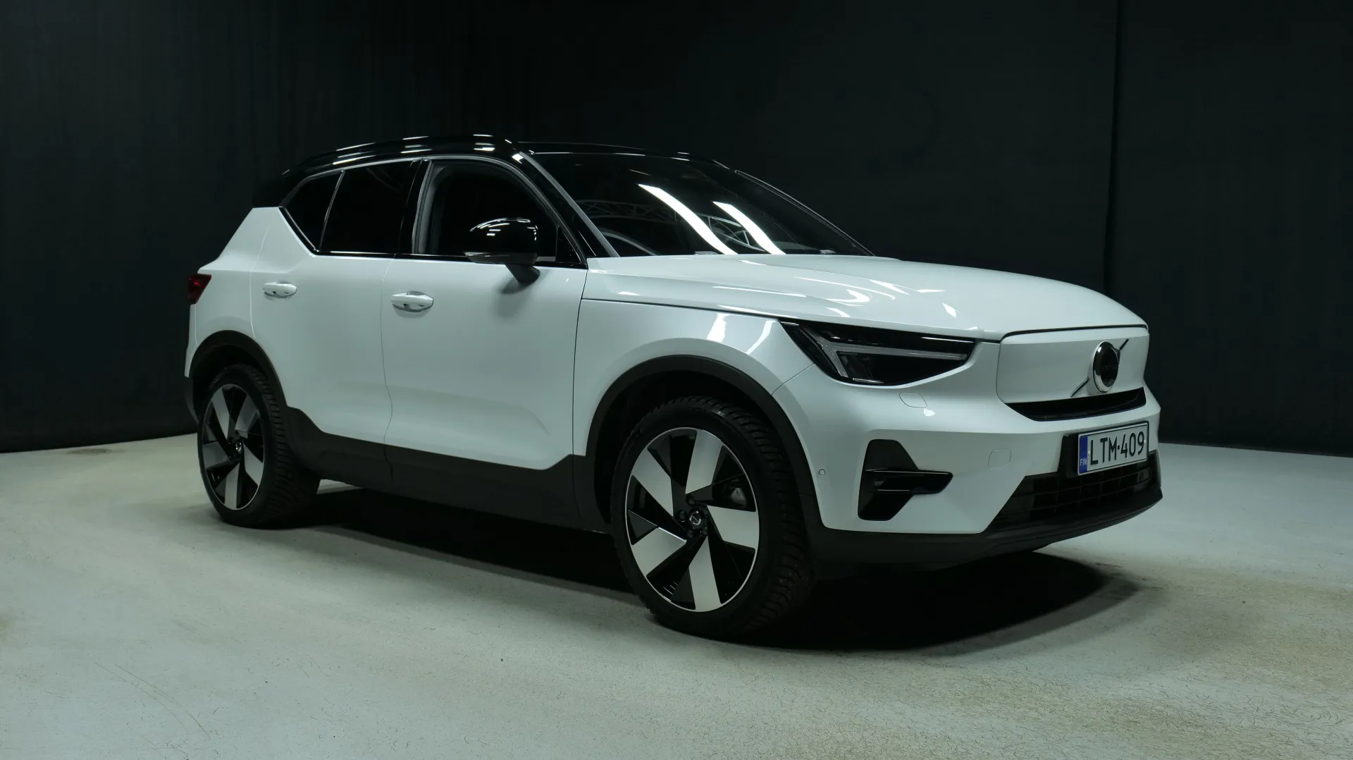 Autokuva 5 - LTM-409