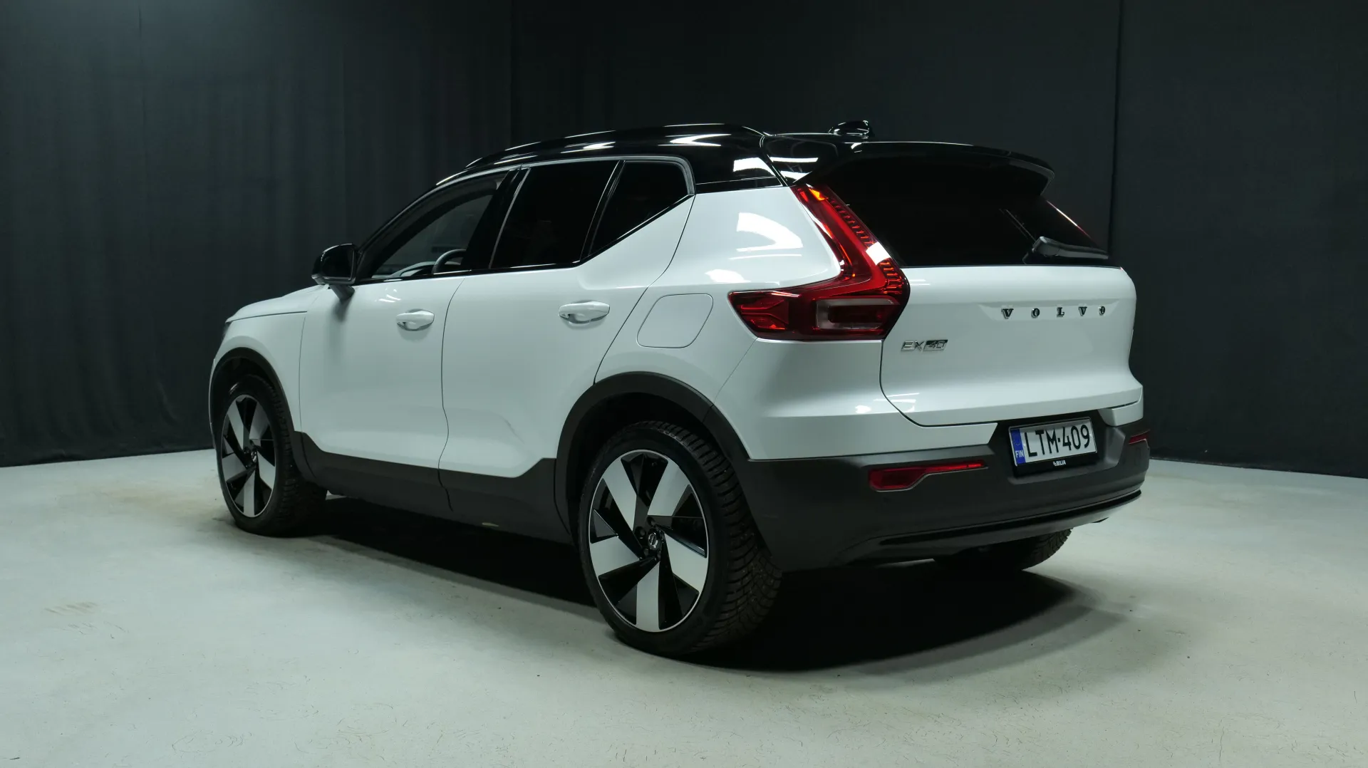 Autokuva 2 - LTM-409