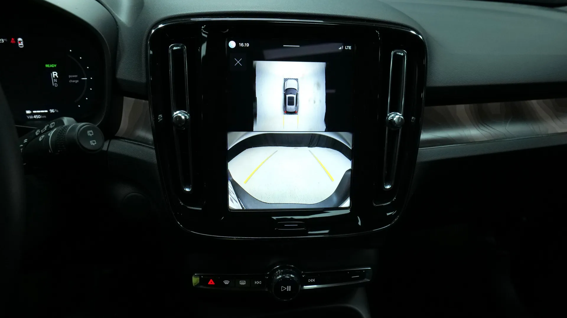 Autokuva 7 - LTM-409