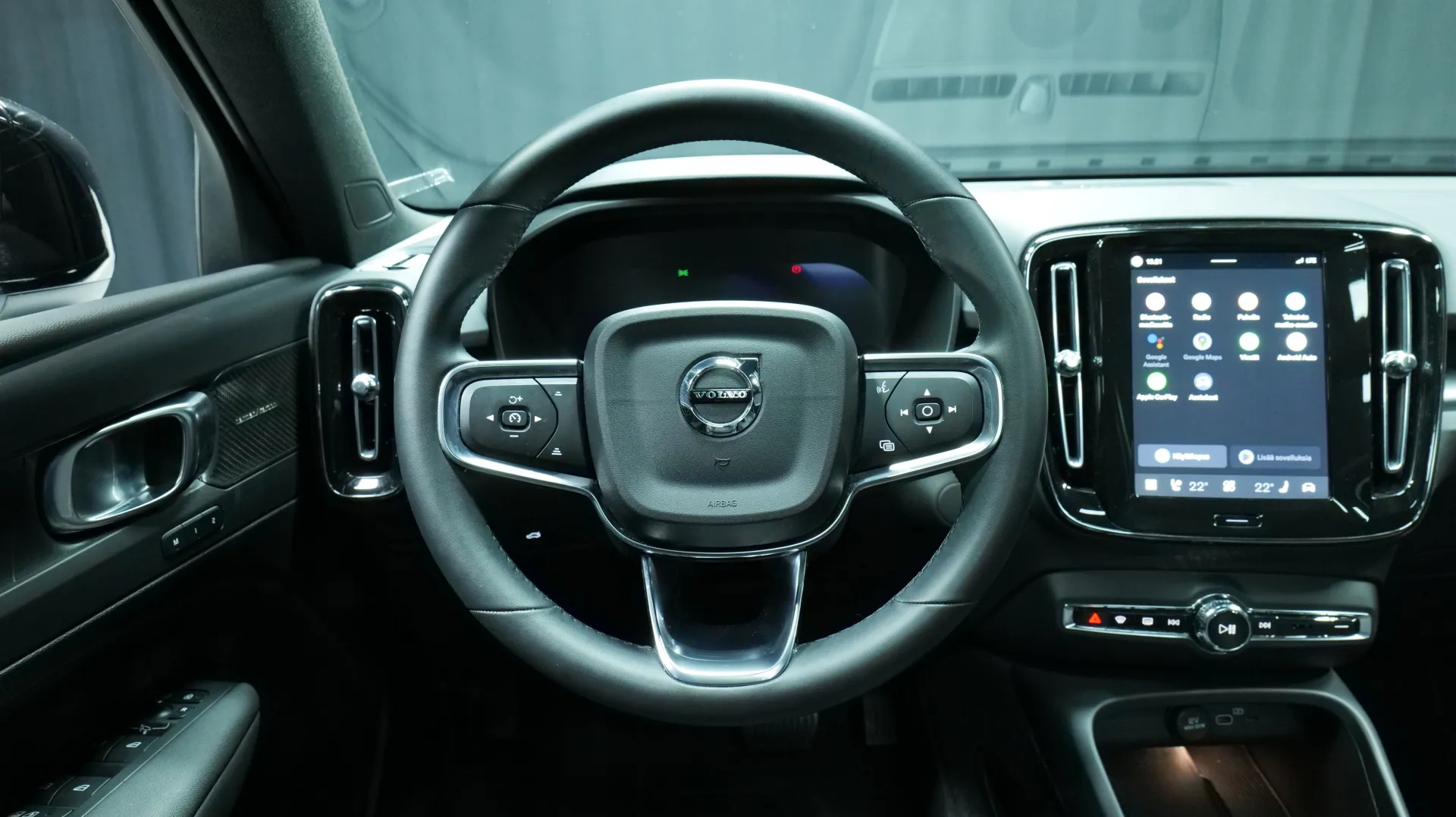 Autokuva 15 - LTM-409