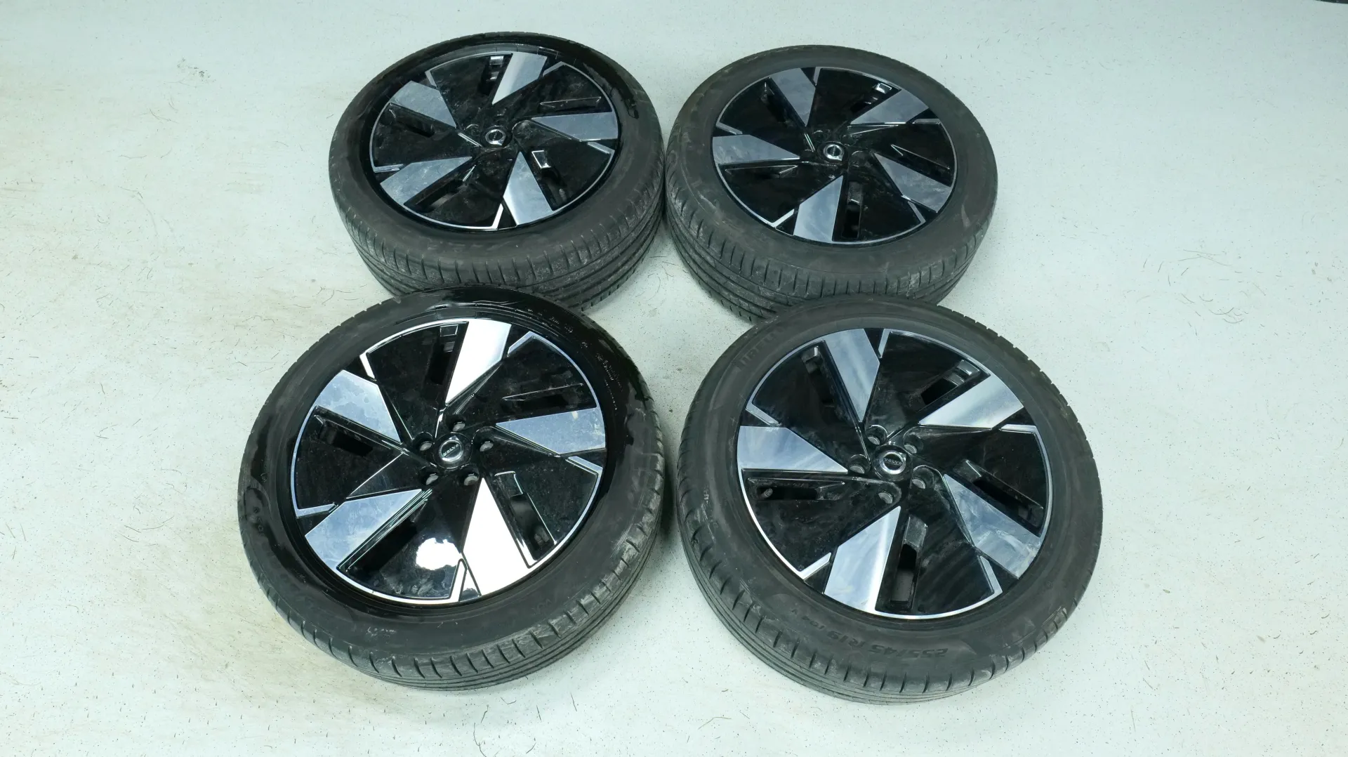 Autokuva 20 - LTM-417