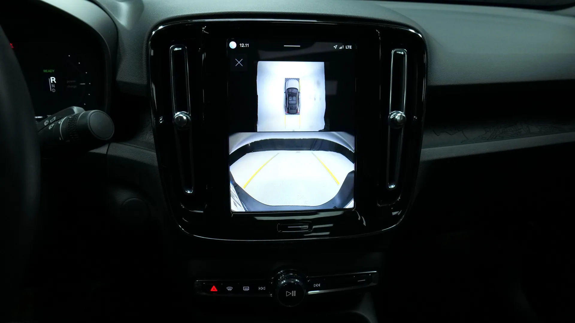 Autokuva 9 - LTM-417