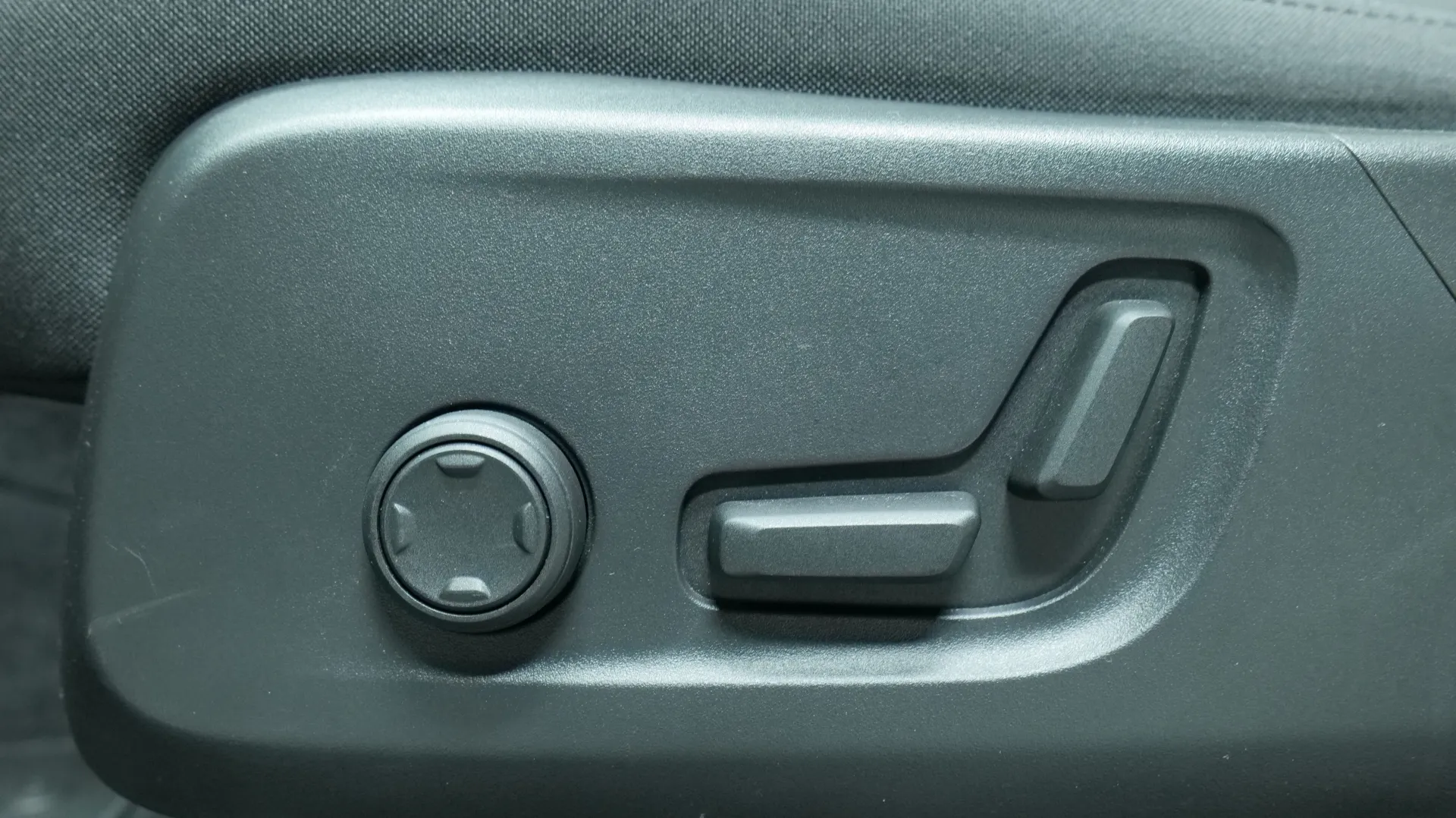 Autokuva 11 - LTM-417