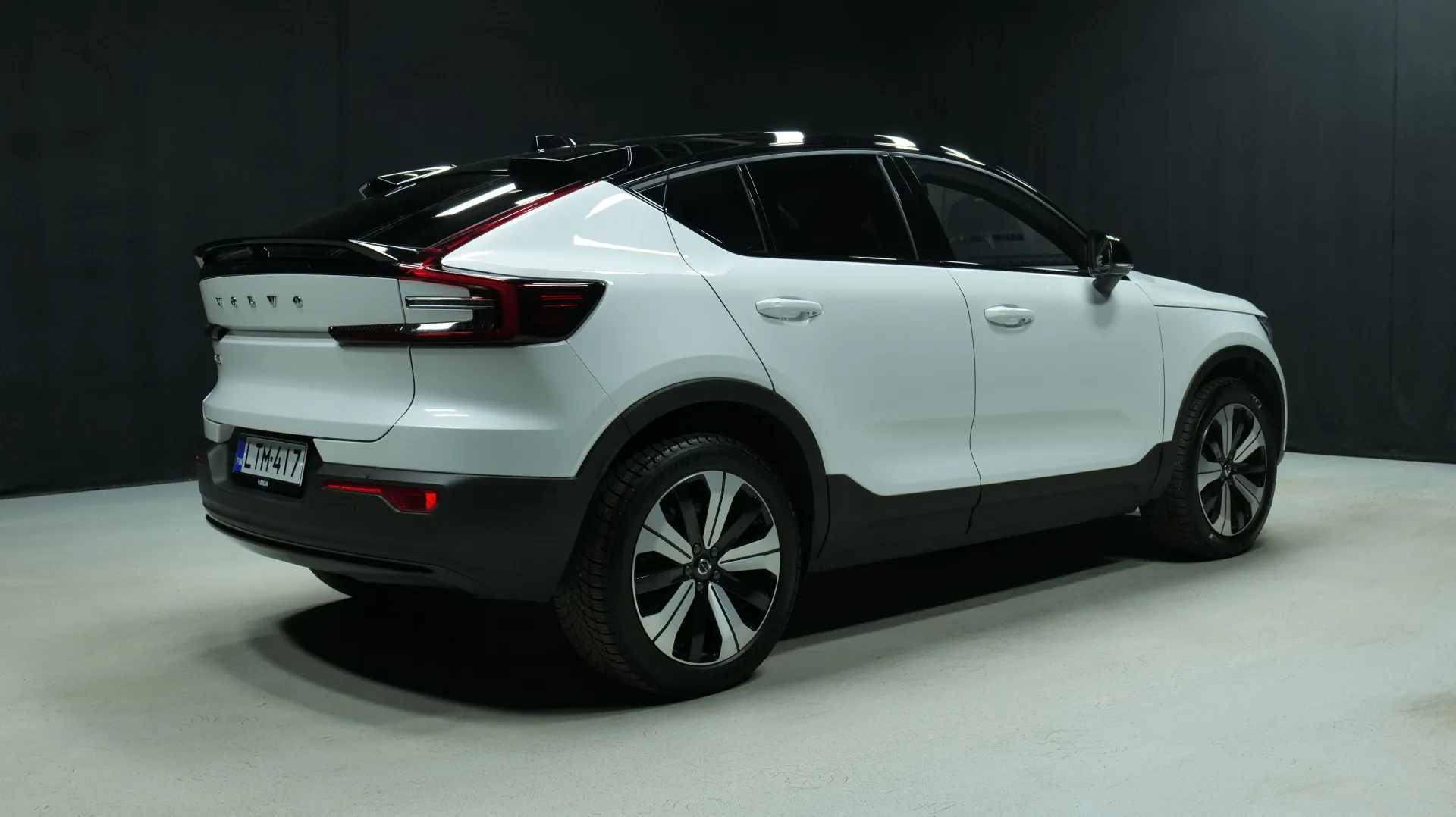 Autokuva 3 - LTM-417