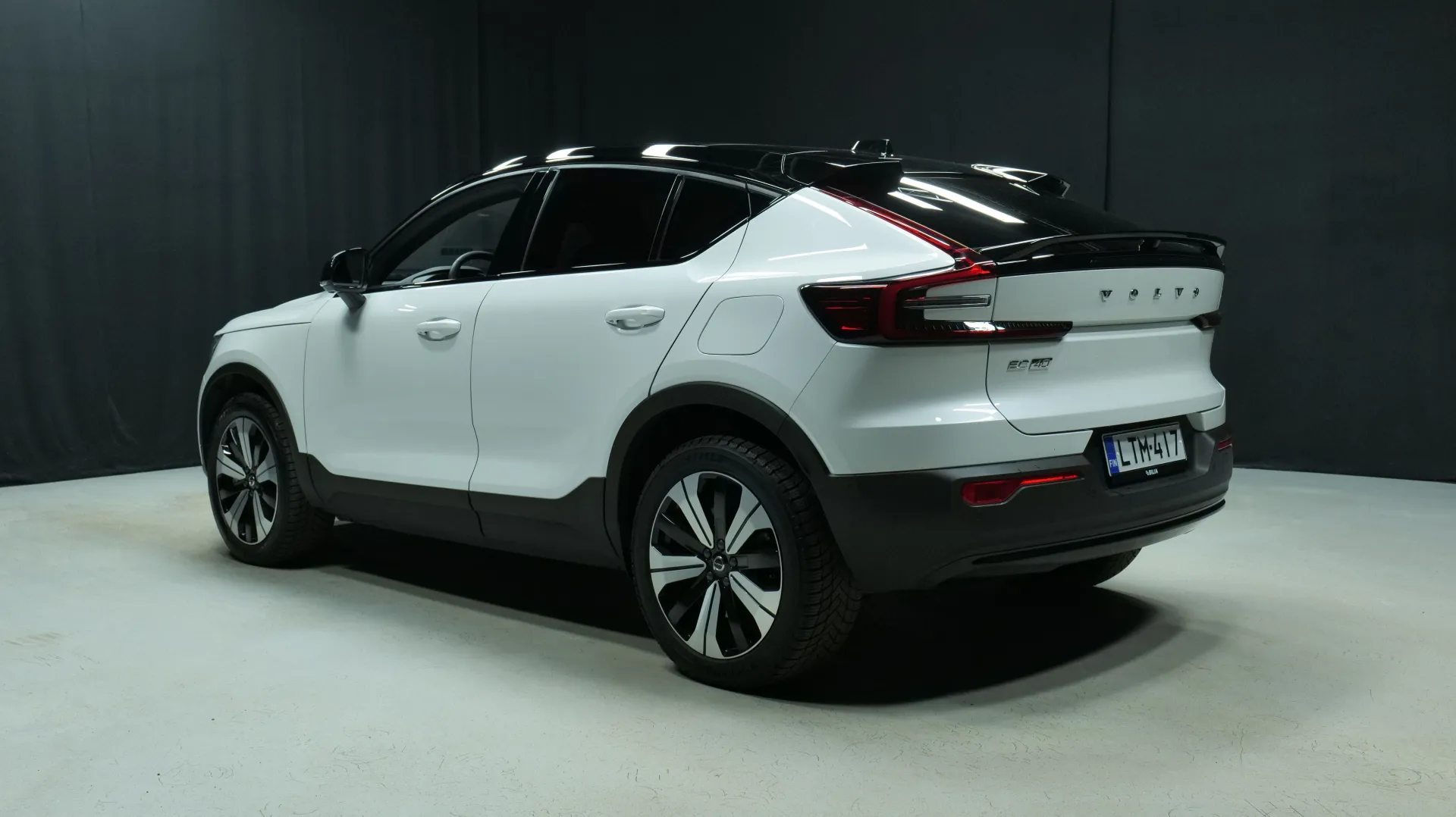 Autokuva 2 - LTM-417