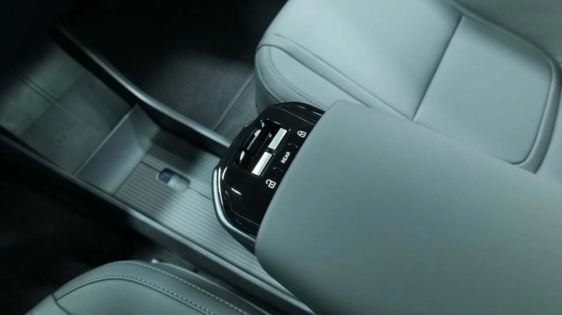 Autokuva 7 - LTN-409