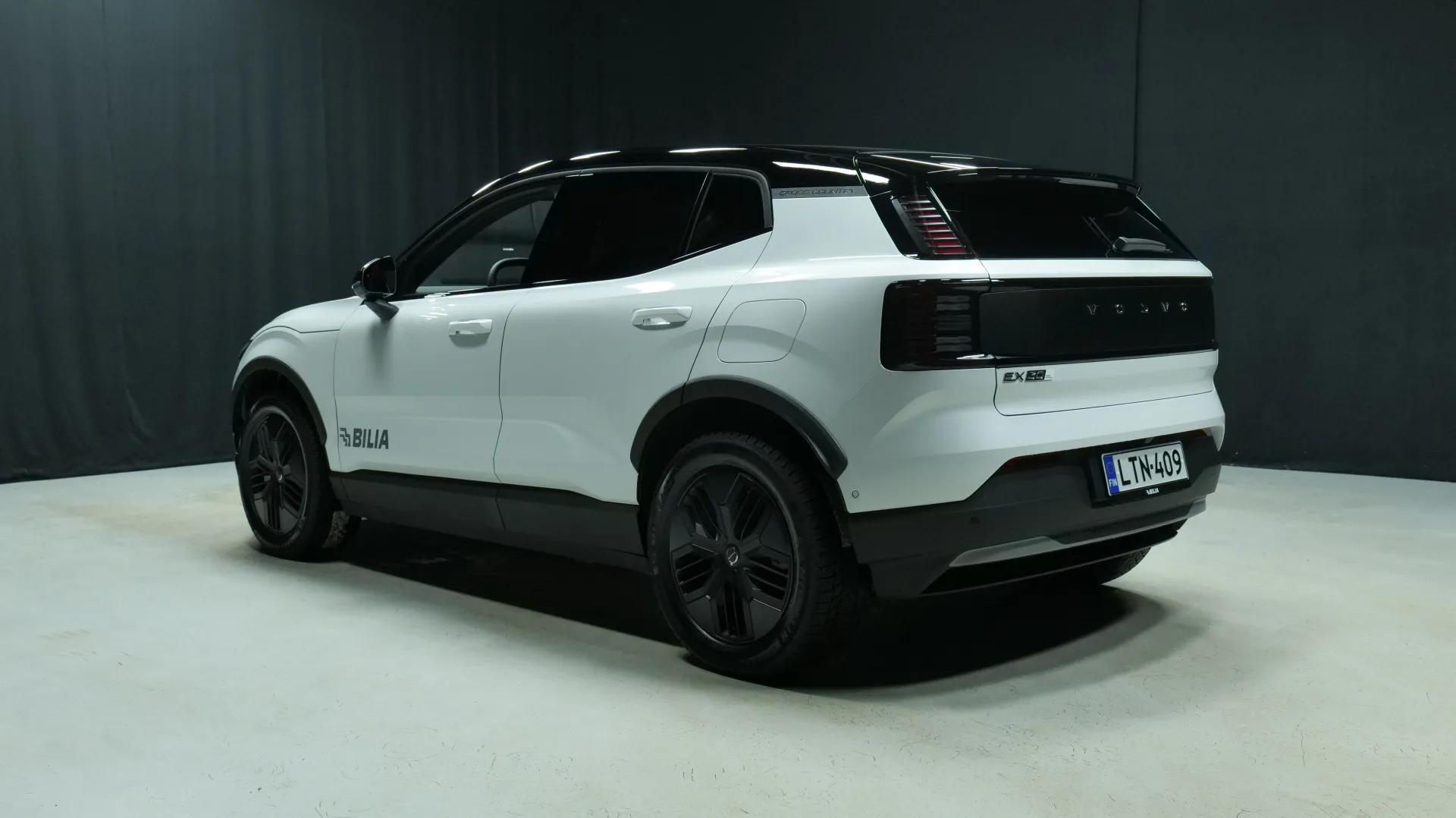 Autokuva 2 - LTN-409