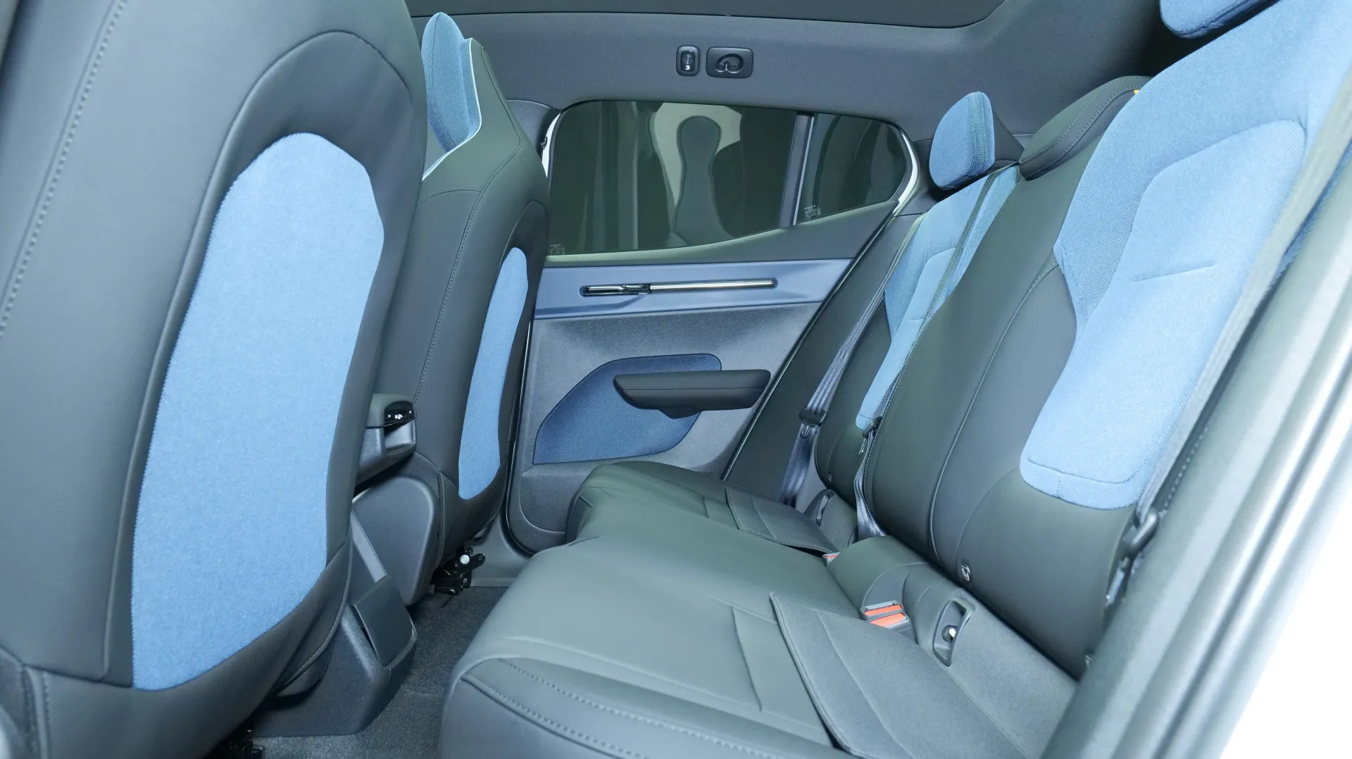 Autokuva 14 - LTN-409