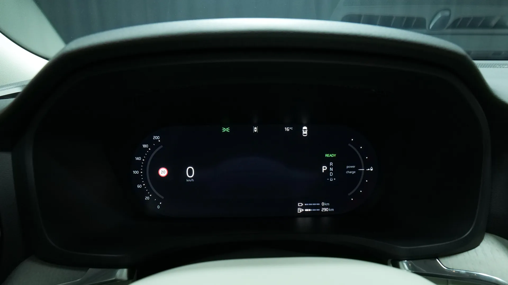 Autokuva 6 - LTO-618