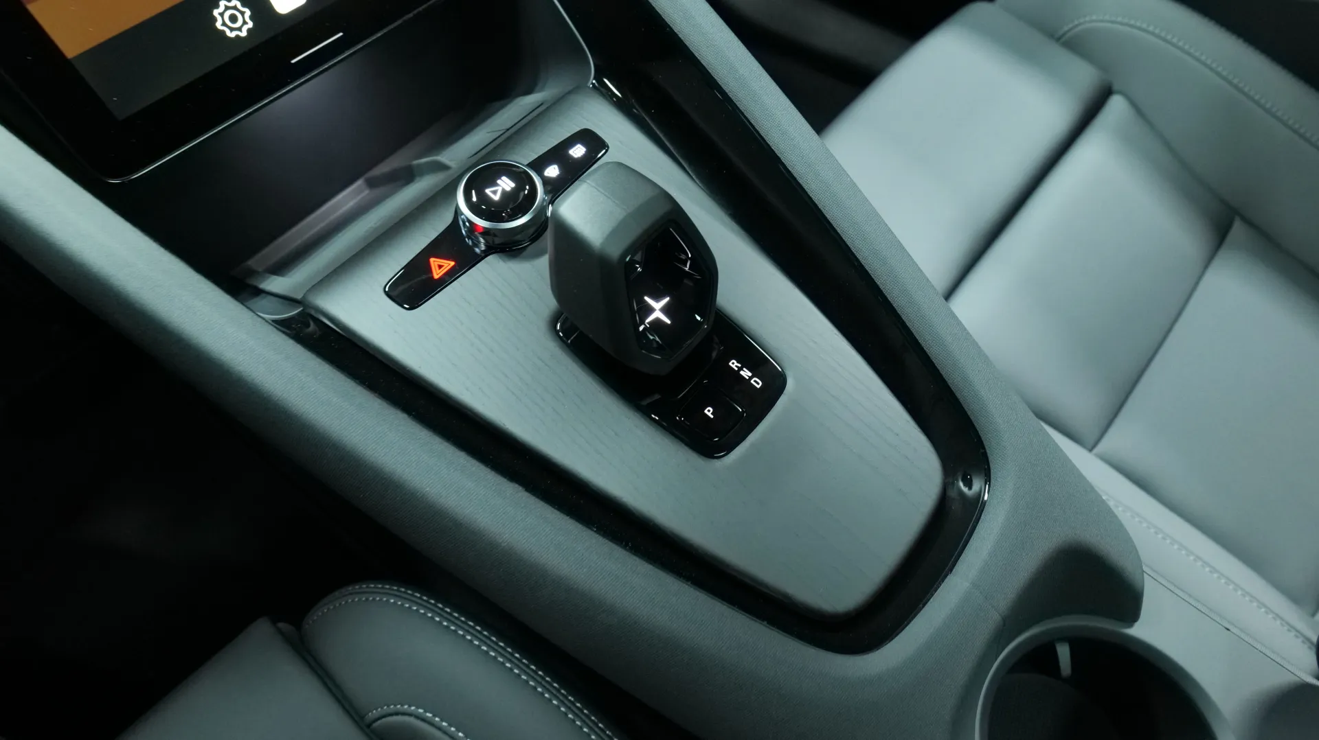 Autokuva 9 - LTO-625