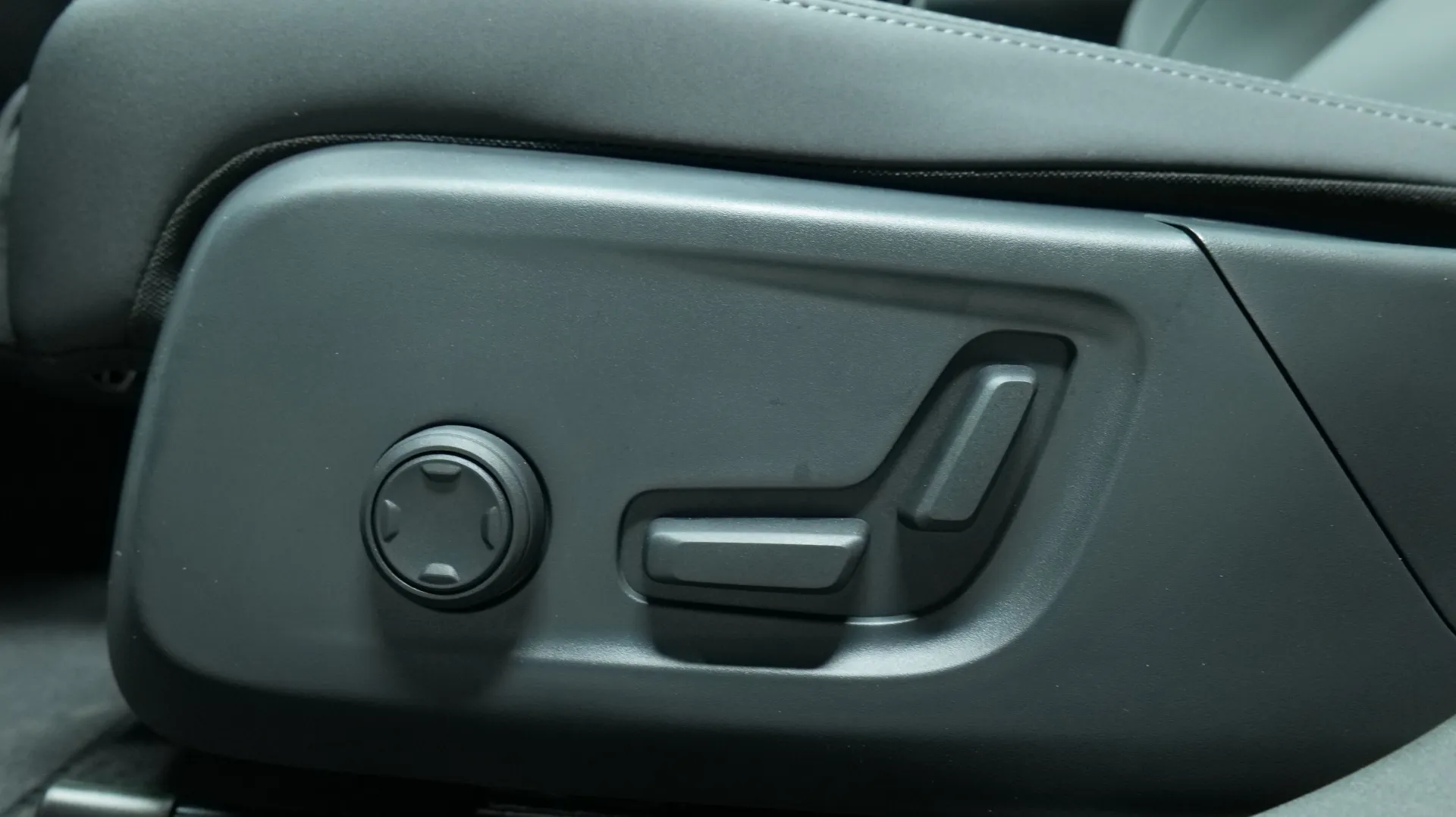 Autokuva 10 - LTO-634