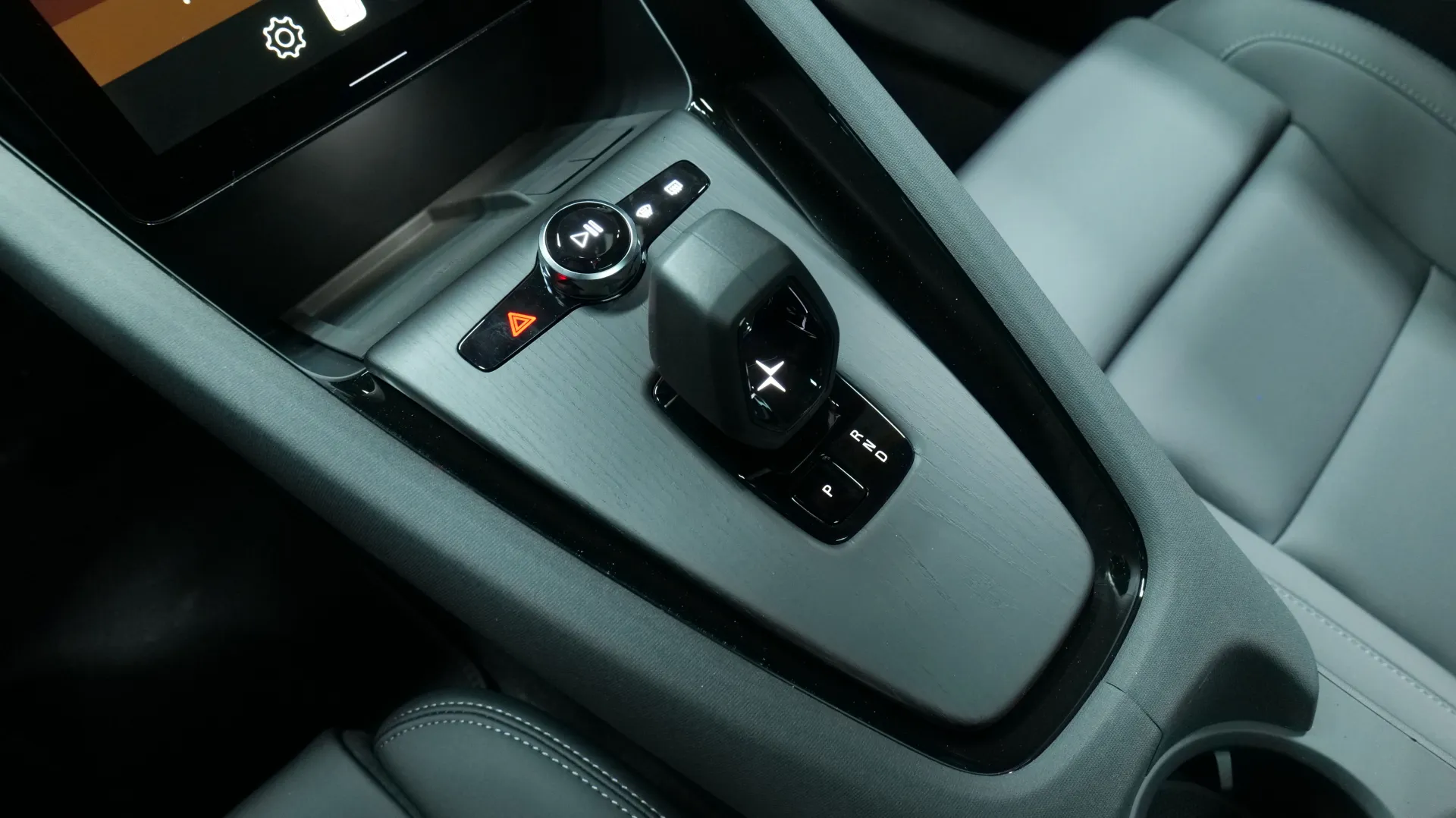 Autokuva 9 - LTO-639