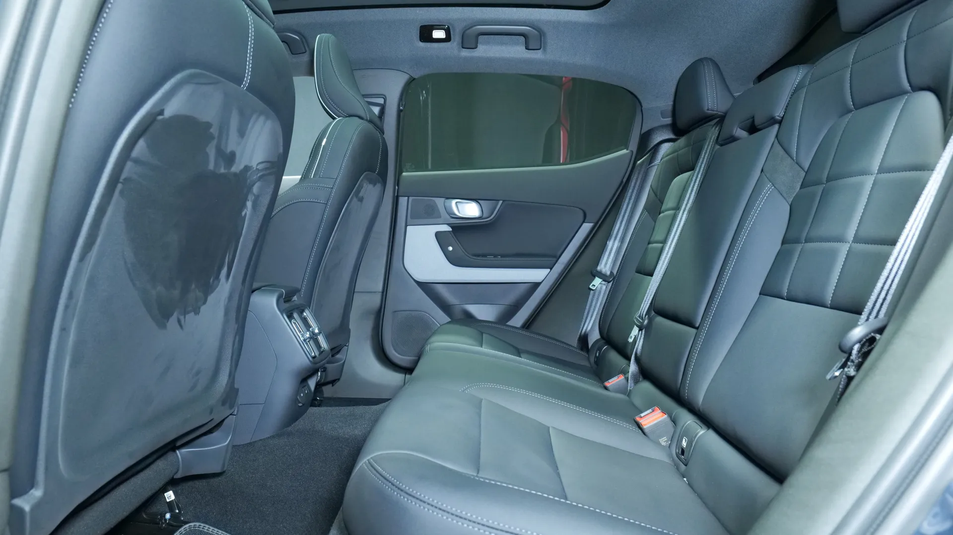 Autokuva 15 - LTO-640