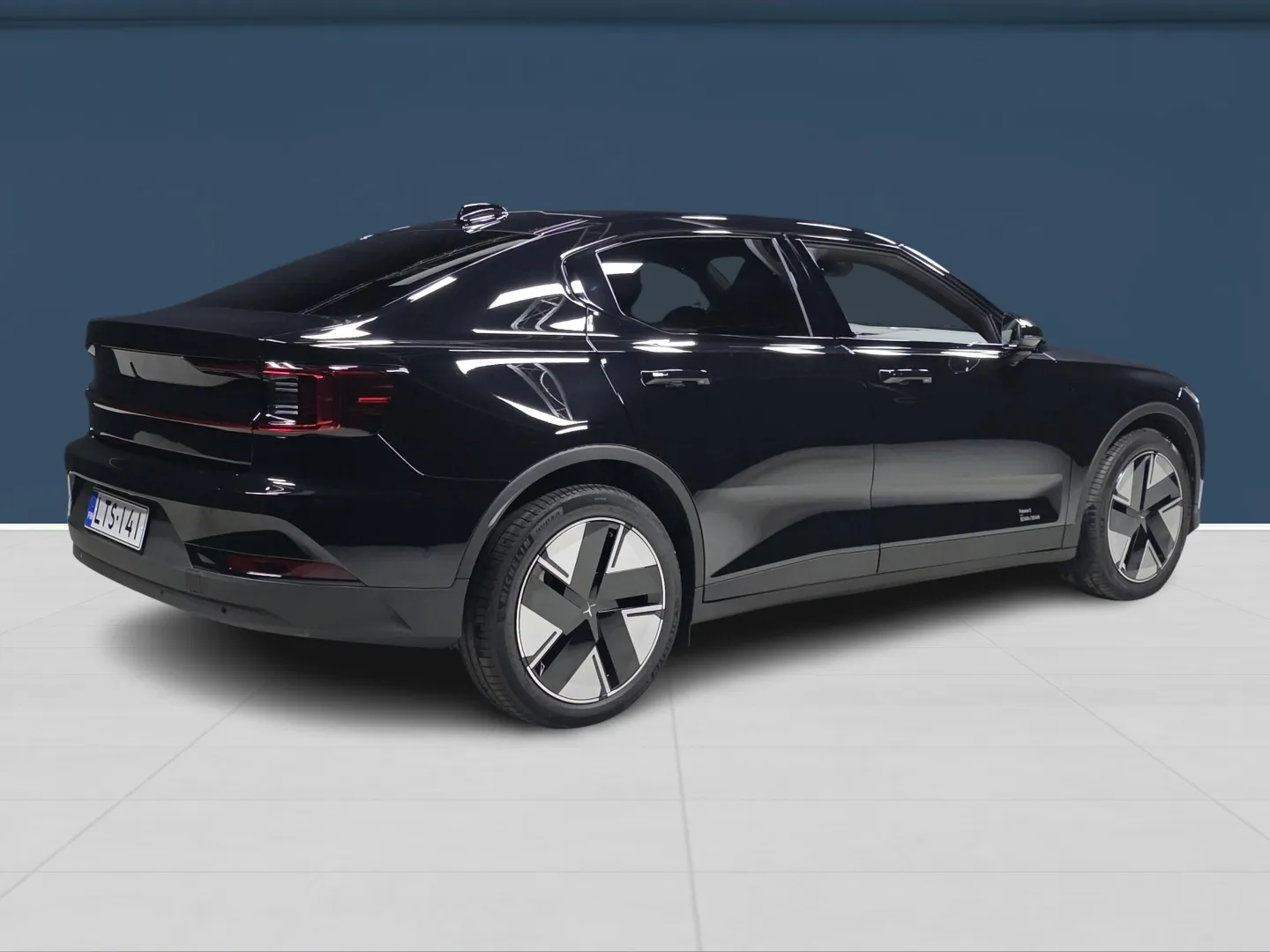 Autokuva 4 - LTS-141