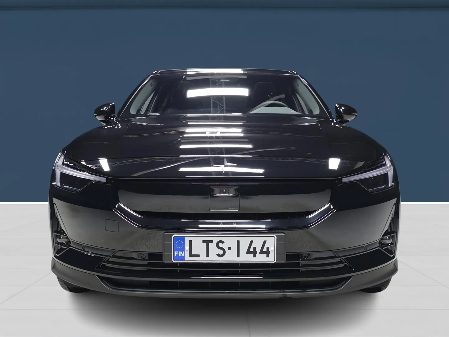 Autokuva 2 - LTS-144