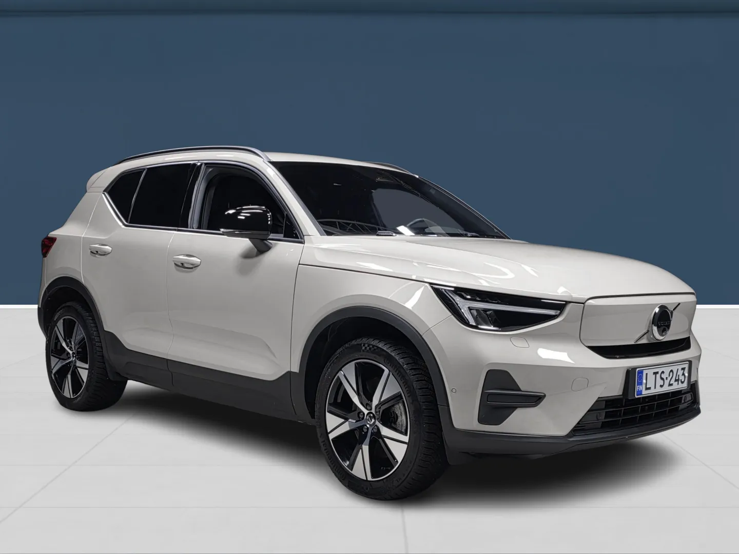 Autokuva 3 - LTS-243