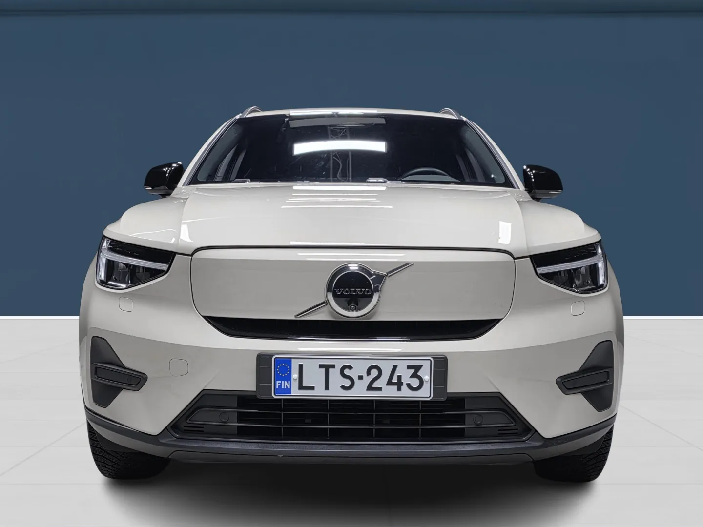 Autokuva 2 - LTS-243