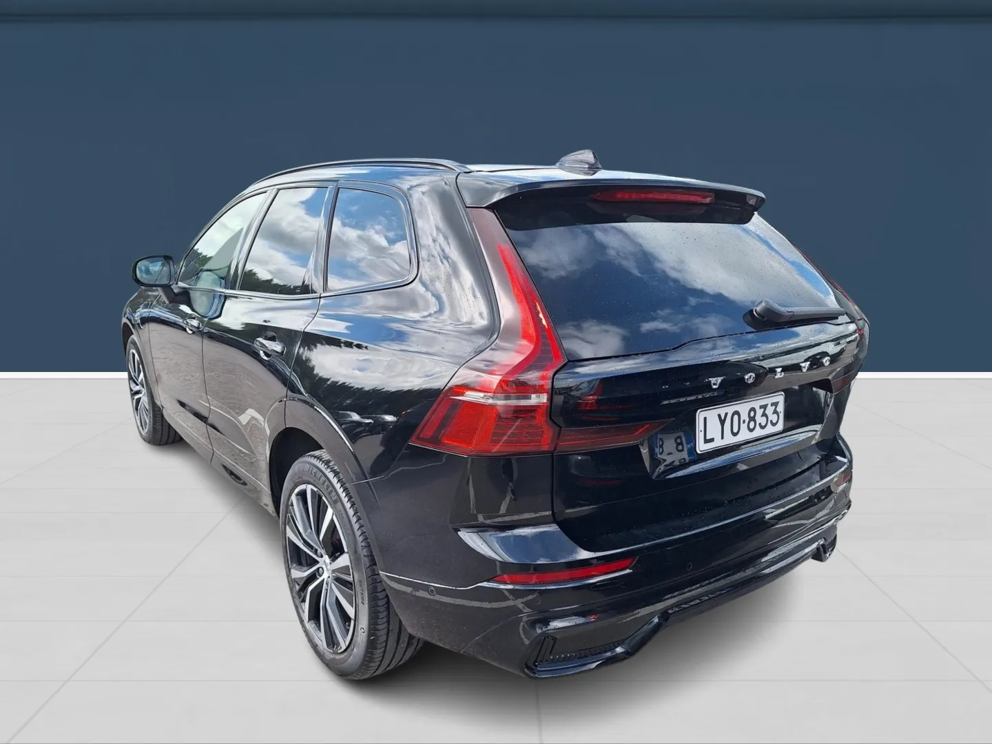 Autokuva 4 - LYO-833