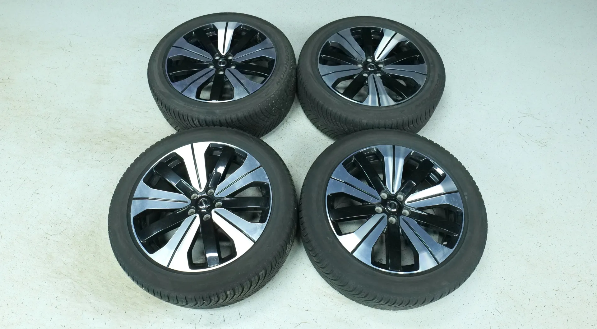 Autokuva 20 - MNA-323