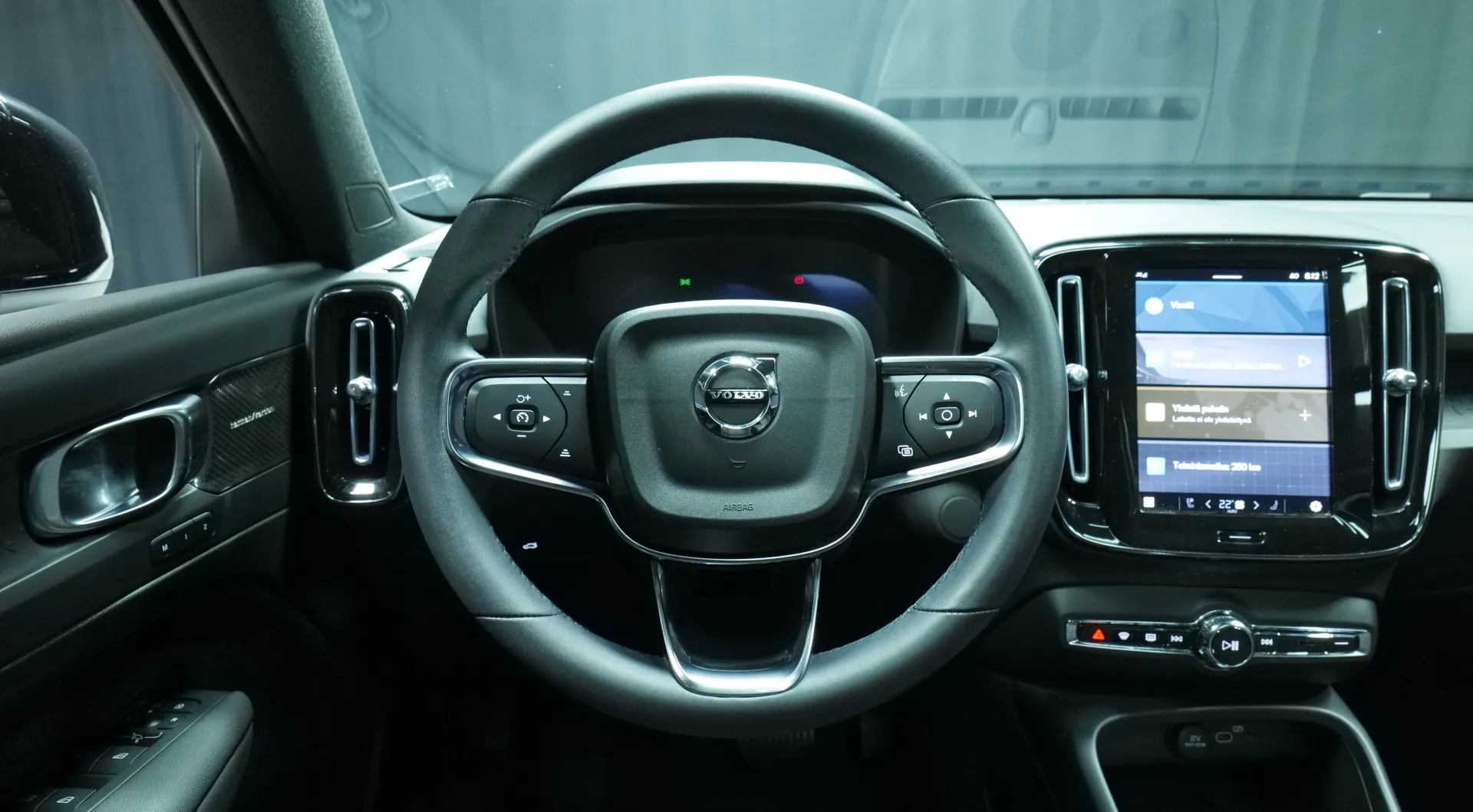 Autokuva 15 - MNA-323