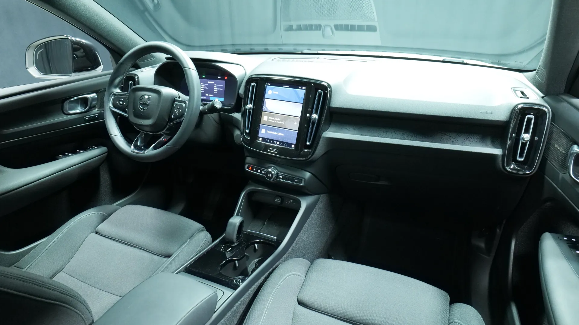 Autokuva 19 - MNA-323