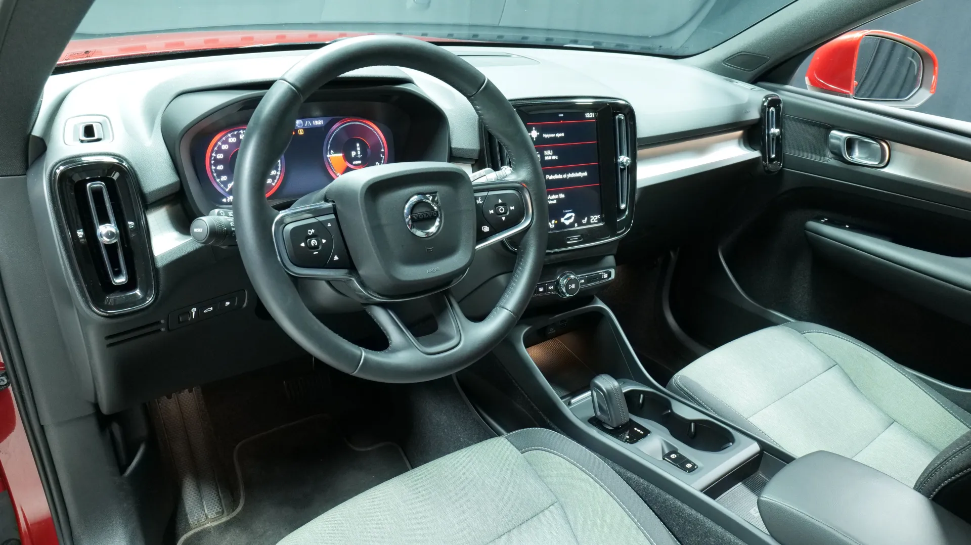 Autokuva 13 - MNU-152