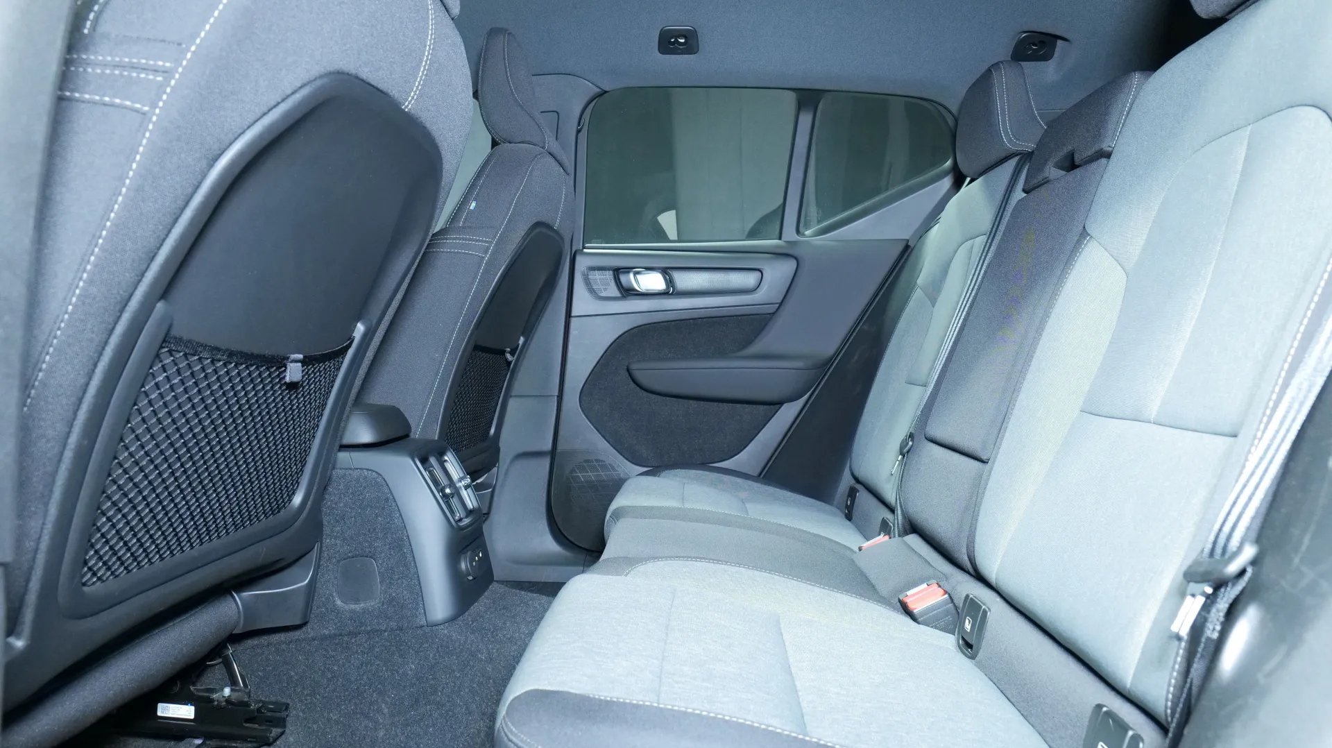 Autokuva 16 - MNU-152