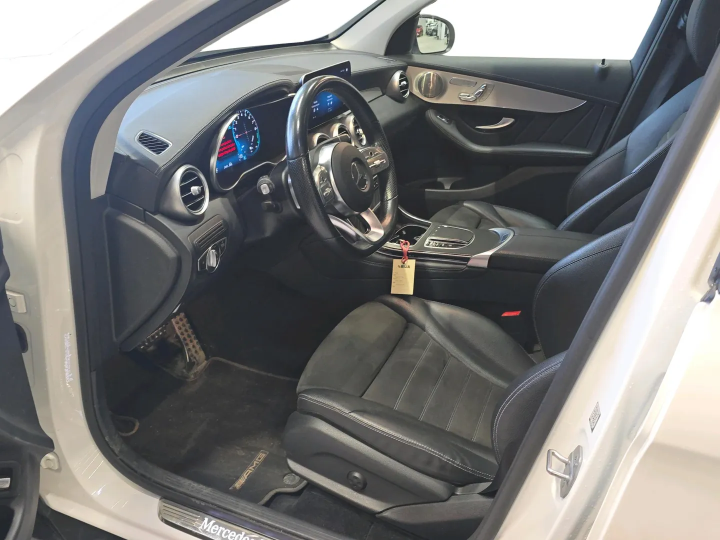 Autokuva 5 - MNU-466