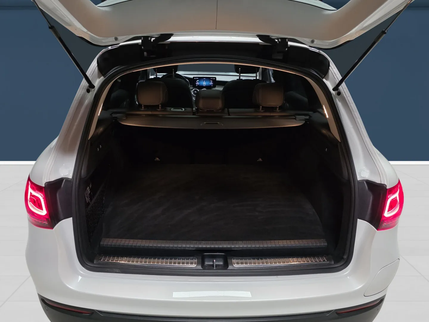 Autokuva 11 - MNU-466