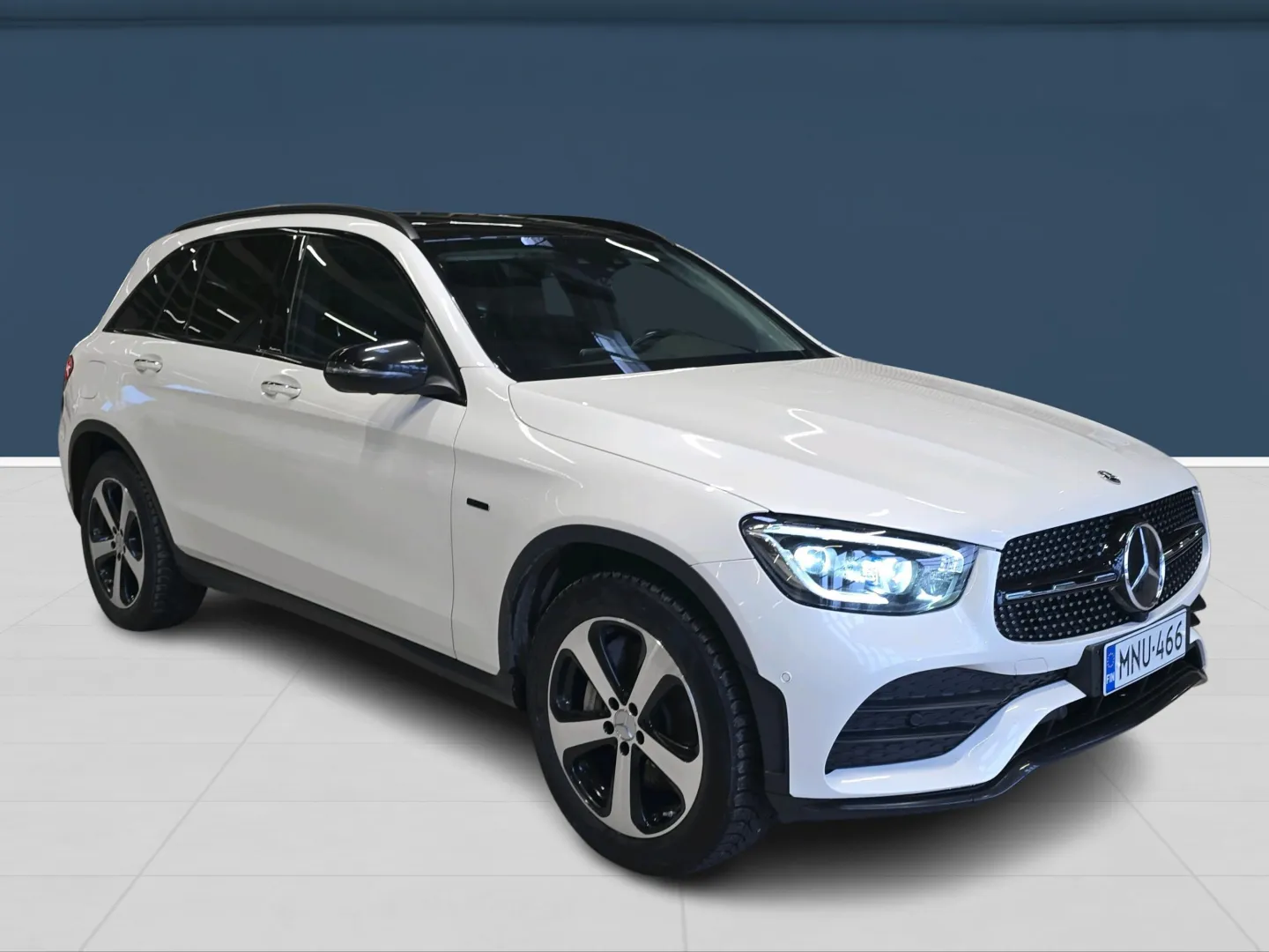 Autokuva 2 - MNU-466