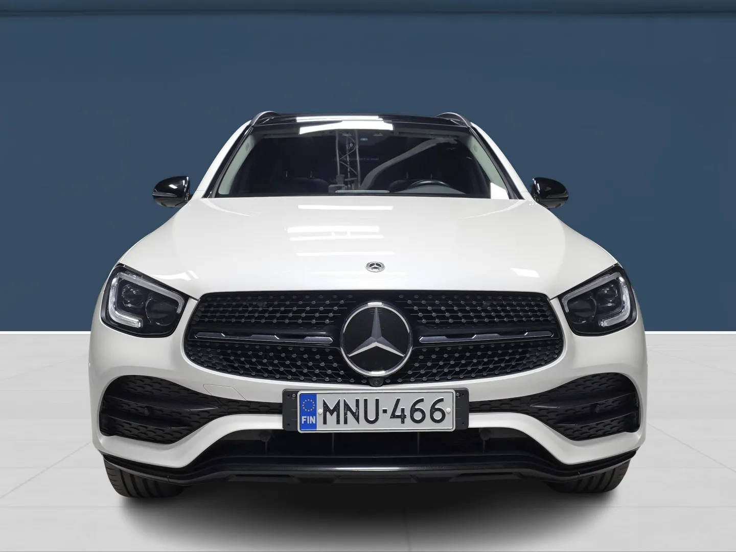 Autokuva 2 - MNU-466